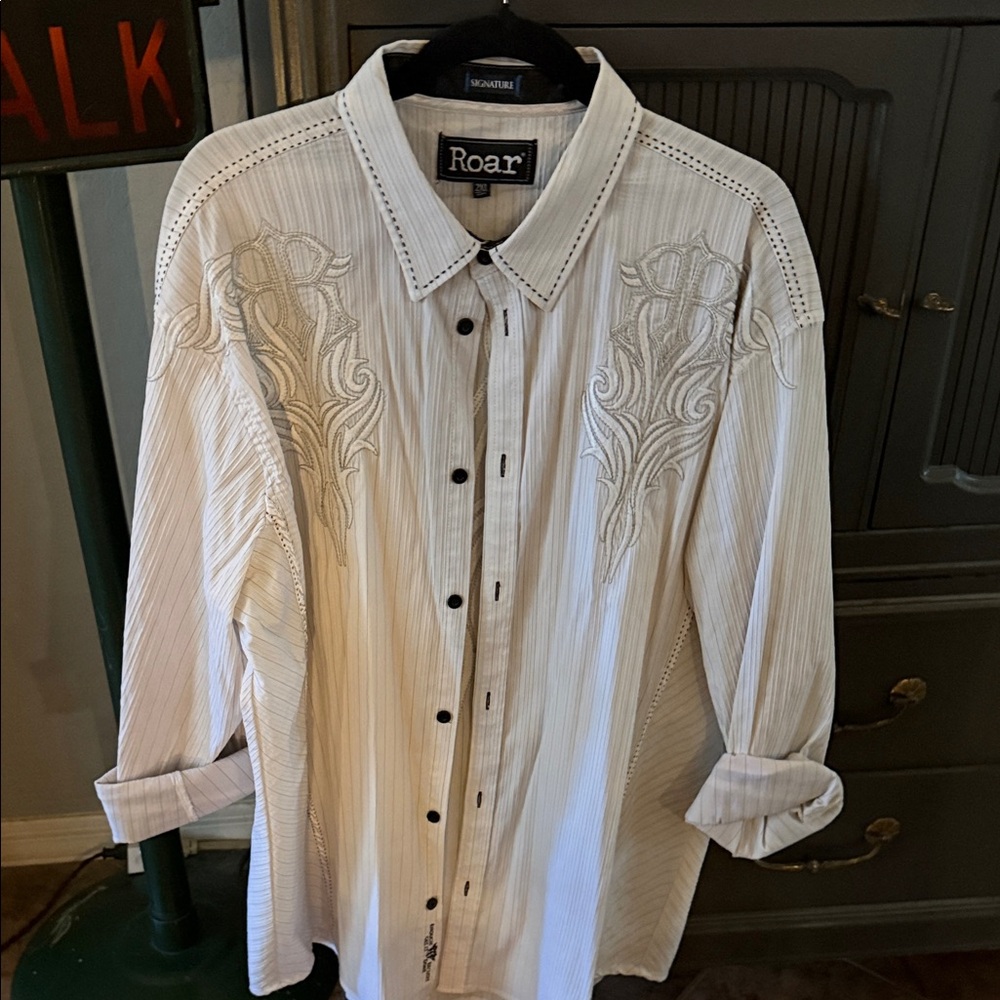 Roar Men's White Embroidered Button Down Shirt